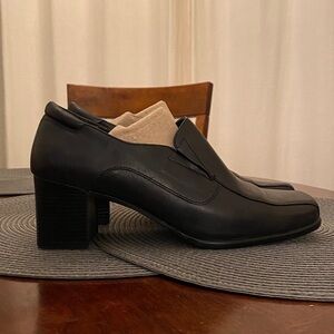 Paces Women’s Lillian Loafers Black Leather 2.25” Square Heel Size 8.5 M